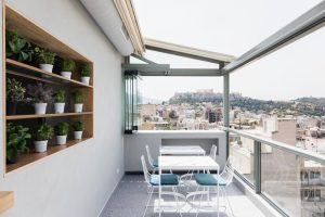 Dachterrasse des Evripides Hotels in Athen