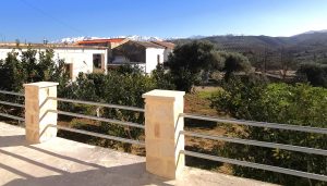 Villa mit Terrassen - Villa mit Studio bei Maleme auf Kreta zu verkaufen
