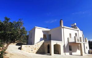 Außenansicht der Villa - Villa mit Studio bei Maleme auf Kreta zu verkaufen