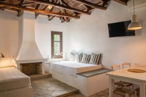 Großes Ferienhaus, Schlafzimmer mit Doppelbett - Chorefto Ferienhäuser am Aeolos Pilion