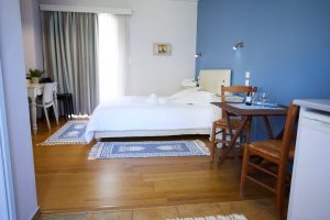 Superior Studio mit Meerblick, Wohnbereich - Zorbas Apartments Volissos Chios