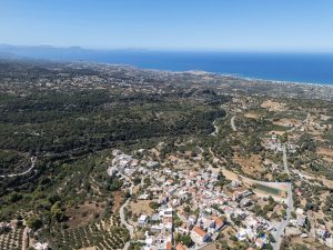 Blick über die Landschaft bis zum Meer - Venetico Palazzo Chromonastiri Kreta