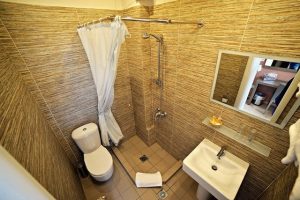 Badezimmer - Orestias Kastorias Hotel Thessaloniki