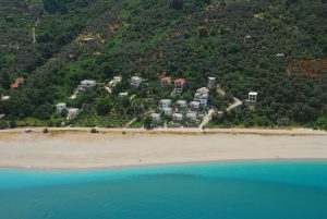 Luftaufnahme am Strand - Flamingo Hotel Chorefto Pilion