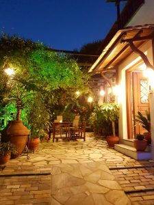 Garten am Abend - Flamingo Hotel Chorefto Pilion