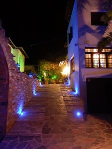 Weg am Abend - Flamingo Hotel Chorefto Pilion