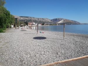 Kiesstrand vor dem Haus - Seafront Studios Vrontados Chios