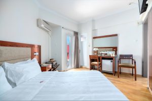 Doppel- oder Zweibettzimmer mit Balkon - Attalos Hotel Athen