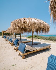 Strandliegen am Meer - TAF Beach Villas Tigaki Kos
