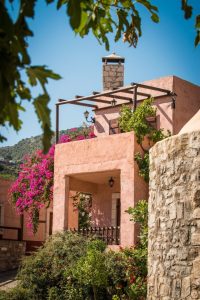 Balkon mit Bougainvillea - Enagron Öko-Dorf Axos Kreta
