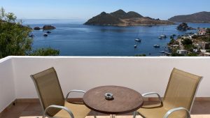 Terrasse mit Meerblick - Athina Hotel Grikos Patmos