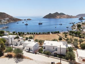 Blick auf die Bucht - Athina Hotel Grikos Patmos