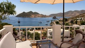 Balkon mit Meerblick - Athina Hotel Grikos Patmos