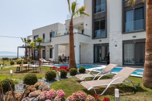 Villa mit Garten - Sea Residence Villas Ofrynio