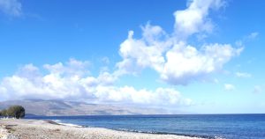 Küste mit Bergblick - Grundstück am Meer bei Tavronitis auf Kreta zu verkaufen