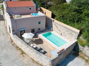 Villa Aladanos - Bild 02