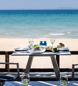 Abendessen am Strand - – Aldemar Olympian Village, Skafidia
