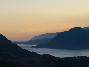 Villa Del Sur am Abend - Villen Del Sur Monti Lefkogia
