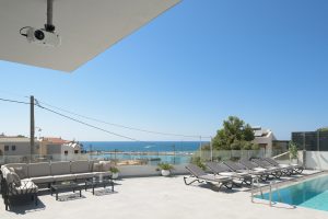 Pool von oben - Villa EmJo Panormo Kreta