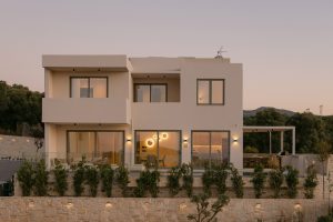 Villa Lynx am Abend - Villa Lynx Perama Kreta
