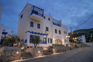 Anlage am Abend - Romantica Apartments Agia Pelagia Kythira