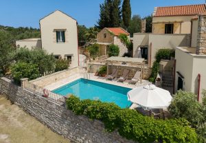 Anlage im Dorf, Helianthos Villas Douliana