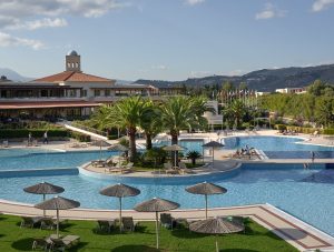 Anlage mit Gärten und Pools – Pilot Beach Resort, Georgioupoli