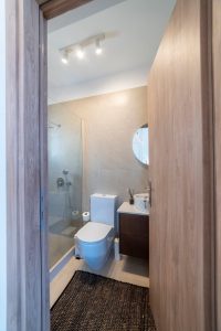 Apartment I – Badezimmer – Manifesto Seaview Apartments I & II, Masouri