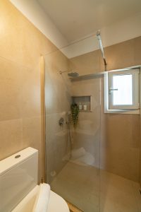 Apartment II – Badezimmer – Manifesto Seaview Apartments I & II, Masouri