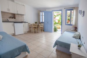 Apartment – Wohnraum mit Küche – Astarti Apartments ***, Livadakia