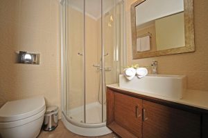 Bad im Standard-Doppelzimmer – Pepi Boutique Hotel, Rethymnon