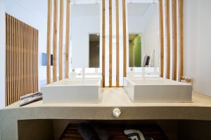 Badezimmer – Almyra Seaside Luxury Suites, Kantouni