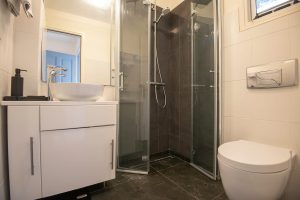 Badezimmer – Endless Blue, Platis Gialos
