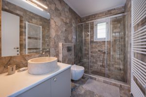 Badezimmer - – Nikole’s Villas, Tyros
