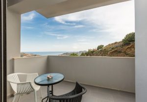 Balkon im Obergeschoss, Sunset Maisonettes Mariou