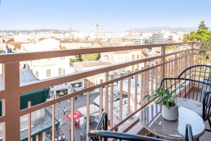 Balkon mit Blick über die Altstadt – Elia Bettolo Hotel, Chania