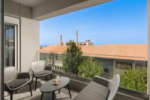 Balkon mit Blick über die Stadt – Elia City Apartments, Chania