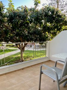 Balkon mit Gartenblick – Manolis Apartments, Plakias