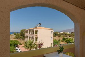 Balkon mit Meerblick – Kiklamino Kalamaki Kreta