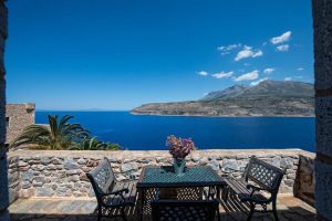 Balkon mit Meerblick - Limeni Village Hotel
