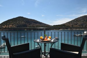 Balkon mit Meerblick – Tolo, Peloponnes