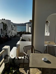 Blick auf die Bucht – Althea Suites, Naoussa
