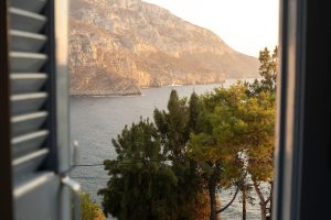 Blick auf die Bucht – Endless Blue, Platis Gialos