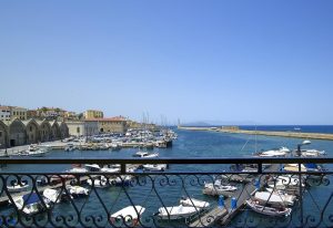 Blick über den Hafen – Porto Veneziano Hotel, Chania