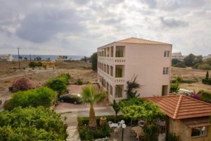 Blick über die Anlage zum Meer – Kiklamino Kalamaki Kreta
