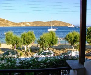 Blick vom Balkon auf die Bucht – Asteri Hotel ***, Livadi