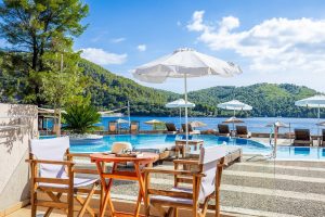Blue Green Bay in Panormos auf Skopelos
