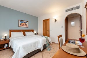 Comfort-Zimmer mit Gartenblick – Agios Georgios, Naxos