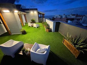 Dachterrasse am Abend - Kastro Hotel Heraklion