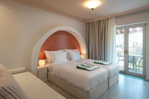 Dreibettzimmer mit Stadtblick, Villa Coo Kos-Stadt
